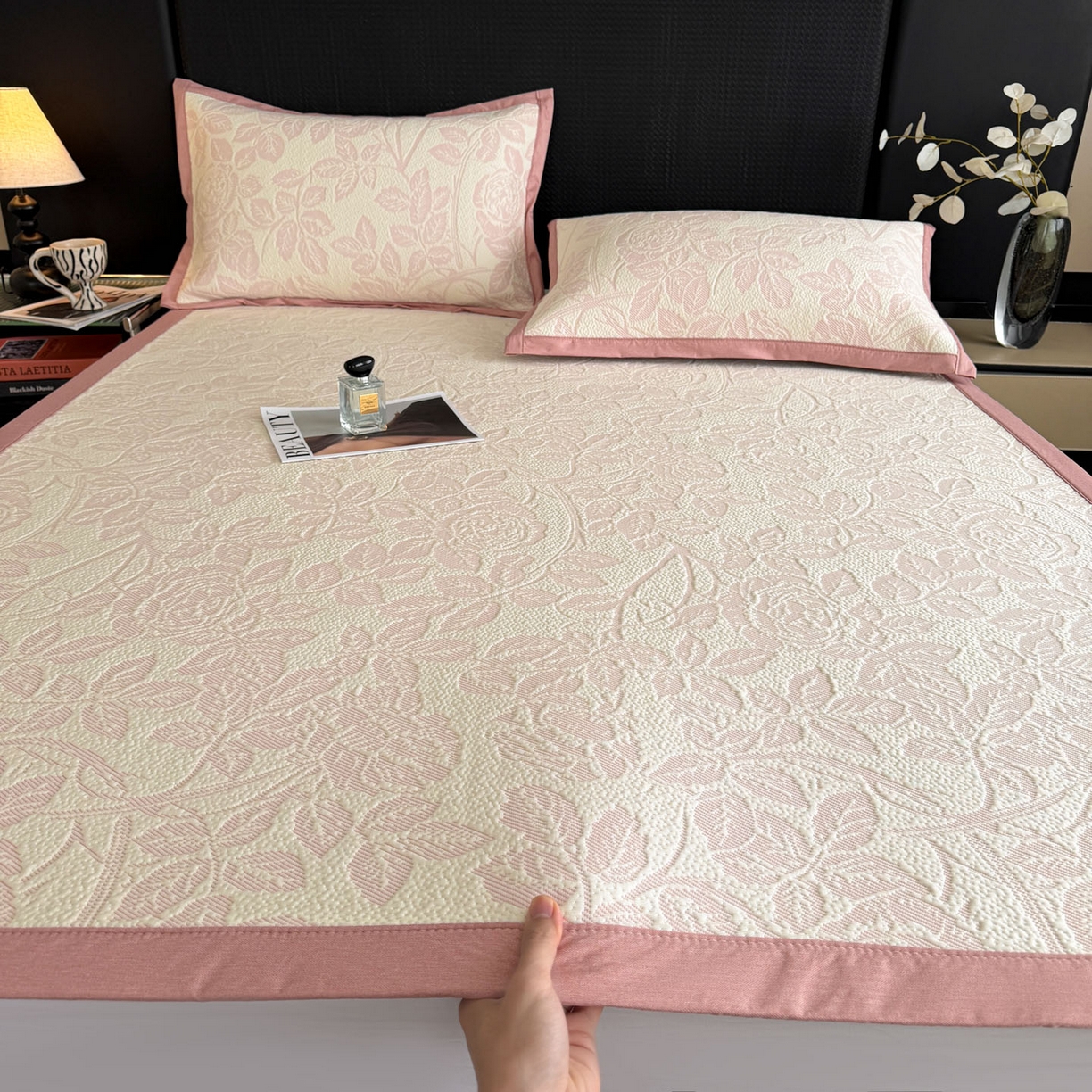 倾慕家纺 2026新款立体提花冰豆豆凉席 花意浓粉