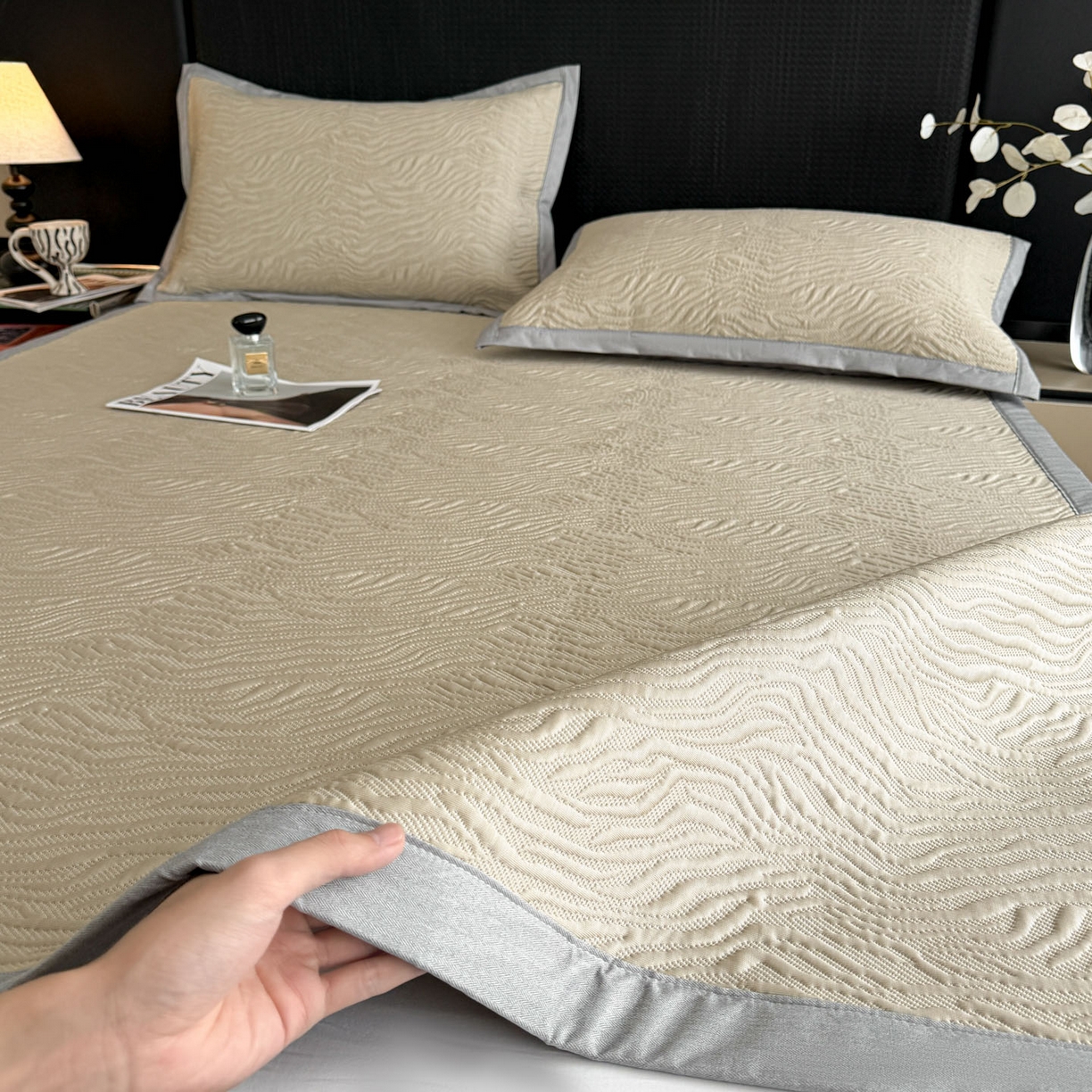 91家纺网 家纺一手货源 找家纺 倾慕家纺 2026新款立体提花冰豆豆凉席 山丘香槟