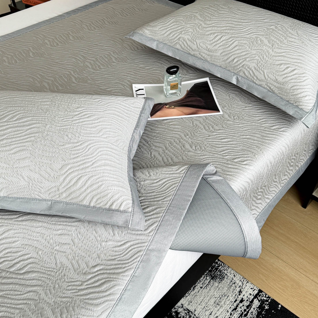 91家纺网 家纺一手货源 找家纺 倾慕家纺 2026新款立体提花冰豆豆凉席 山丘灰