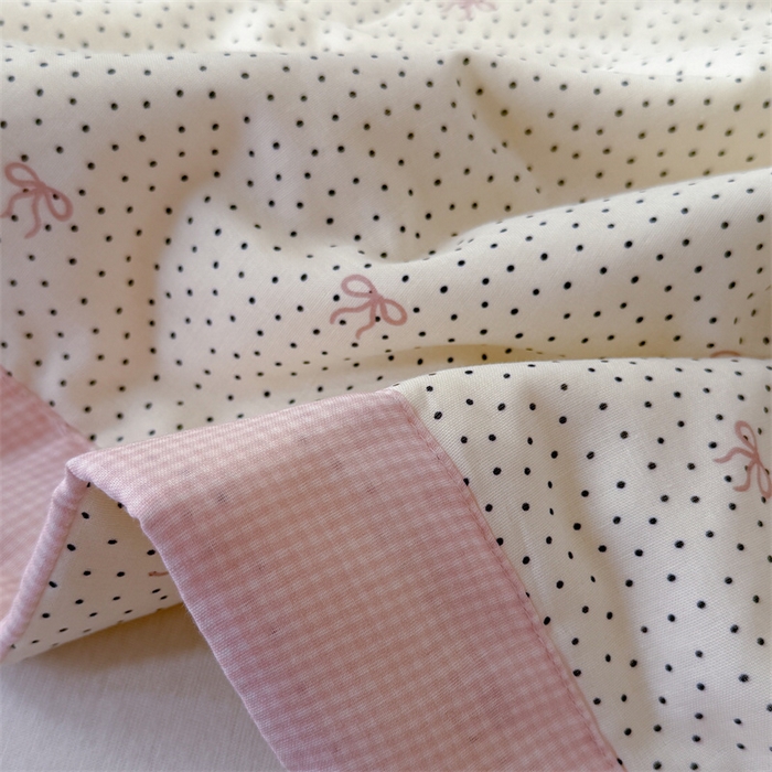 91家纺网 家纺一手货源 找家纺 暖生活 2026新款A类母婴级全棉双层纱夏被 粉黛蝴蝶结