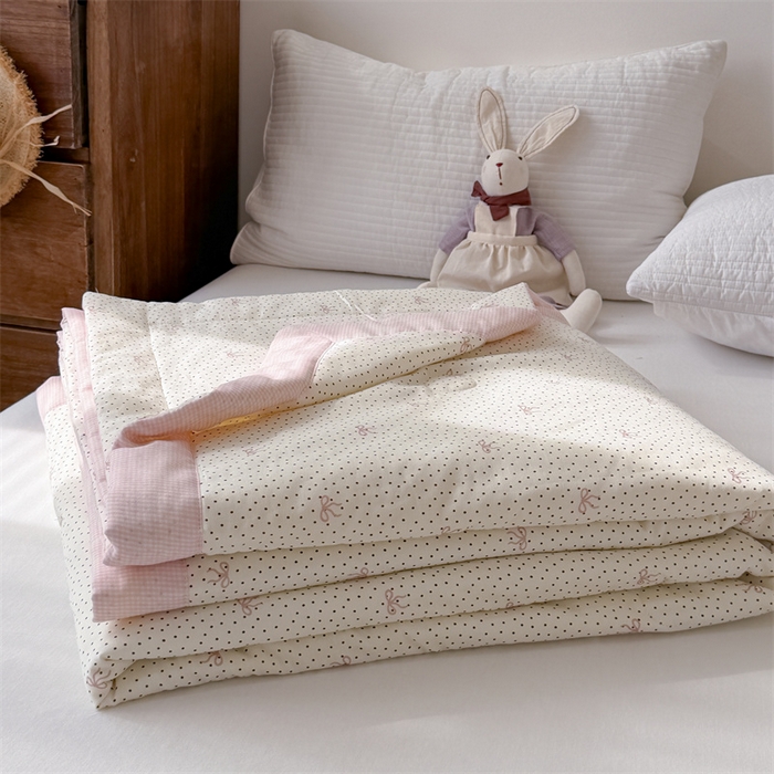 91家纺网 家纺一手货源 找家纺 暖生活 2026新款A类母婴级全棉双层纱夏被 粉黛蝴蝶结