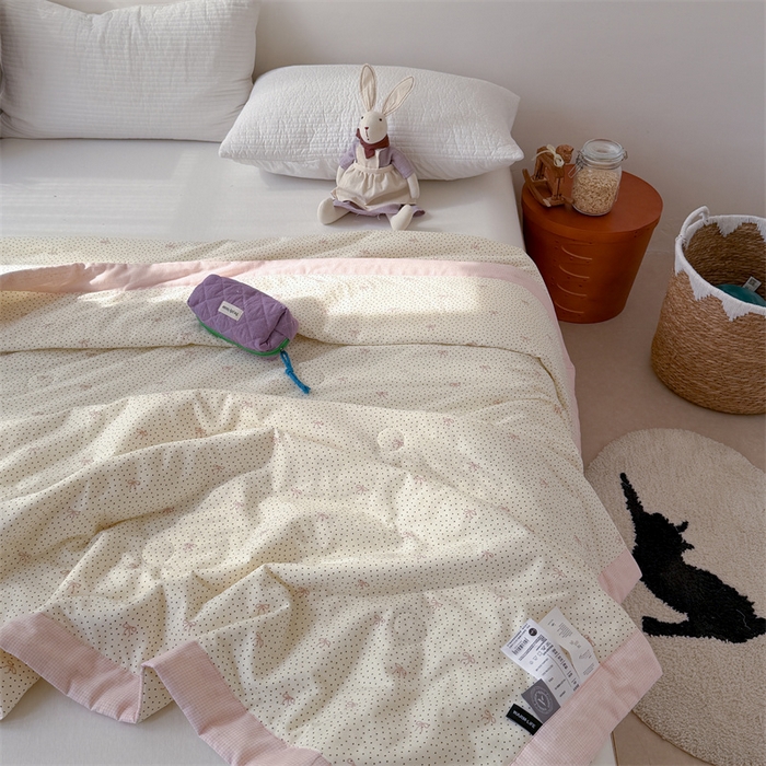 91家纺网 家纺一手货源 找家纺 暖生活 2026新款A类母婴级全棉双层纱夏被 粉黛蝴蝶结