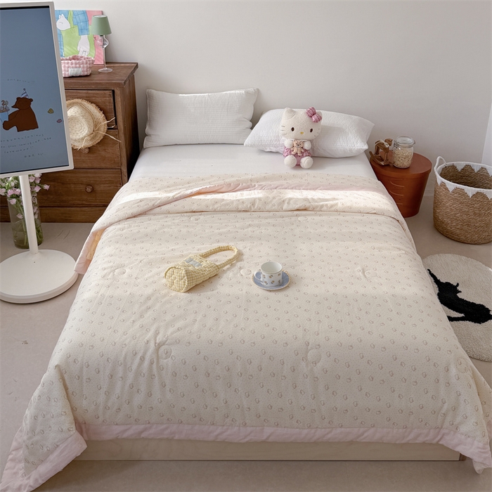 91家纺网 家纺一手货源 找家纺 暖生活 2026新款A类母婴级全棉双层纱夏被 波点凯蒂