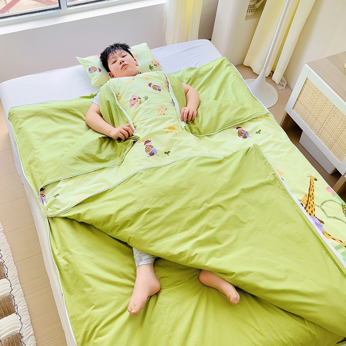 91家纺网 家纺一手货源 找家纺 萌朵防踢被 2025新款纯棉儿童防踢被儿童睡袋（棉花被芯） 长颈鹿