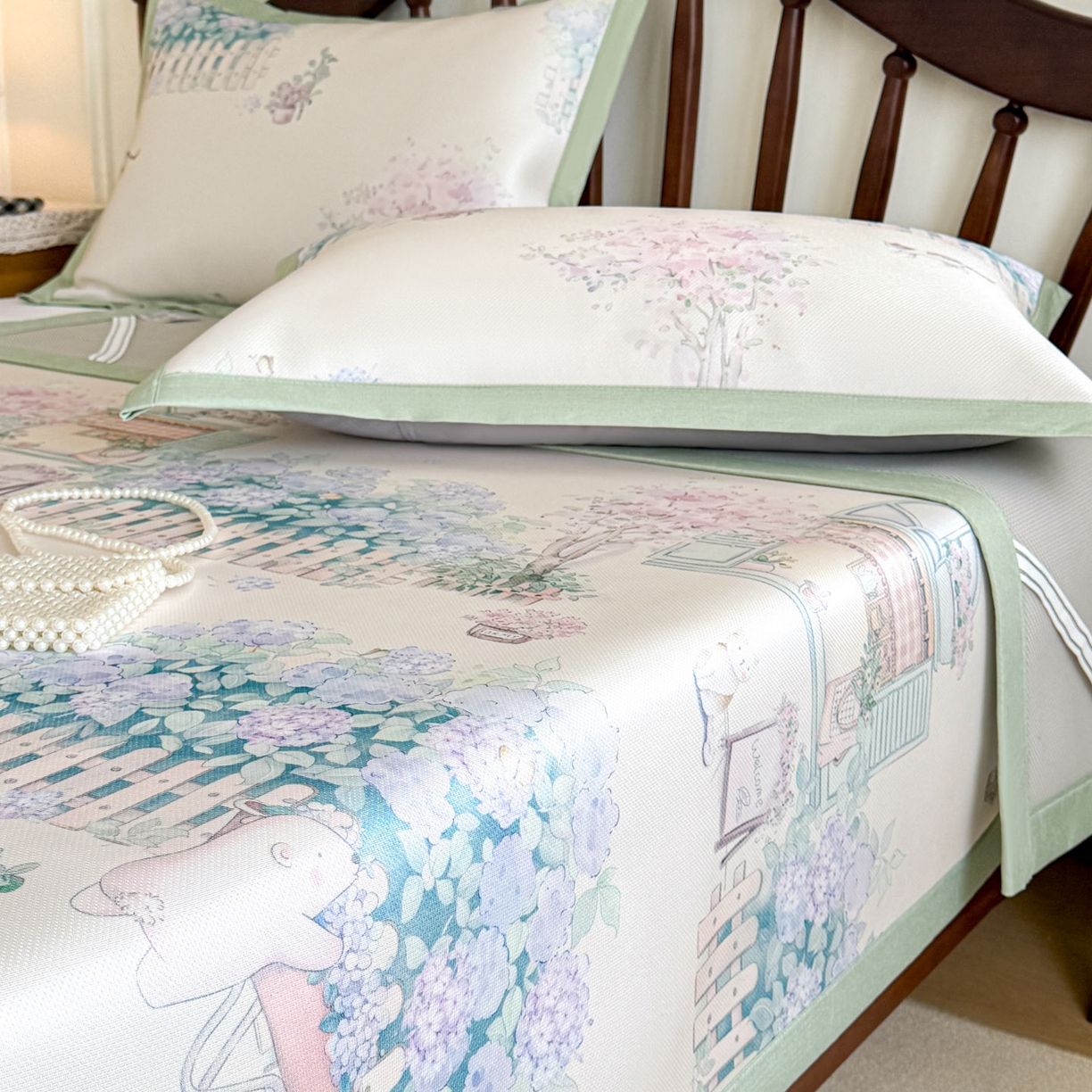 91家纺网 家纺一手货源 找家纺 倾慕家纺 2026新款A类数码印花冰泉丝凉席 鲜花小镇