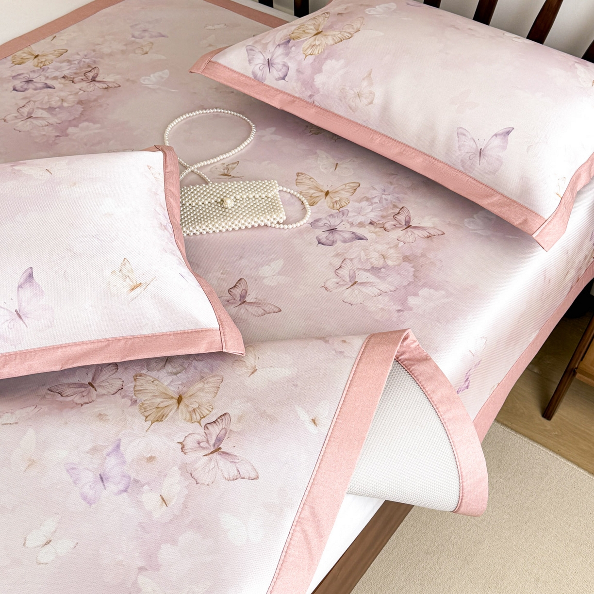 91家纺网 家纺一手货源 找家纺 倾慕家纺 2026新款A类数码印花冰泉丝凉席 蝴蝶之舞粉