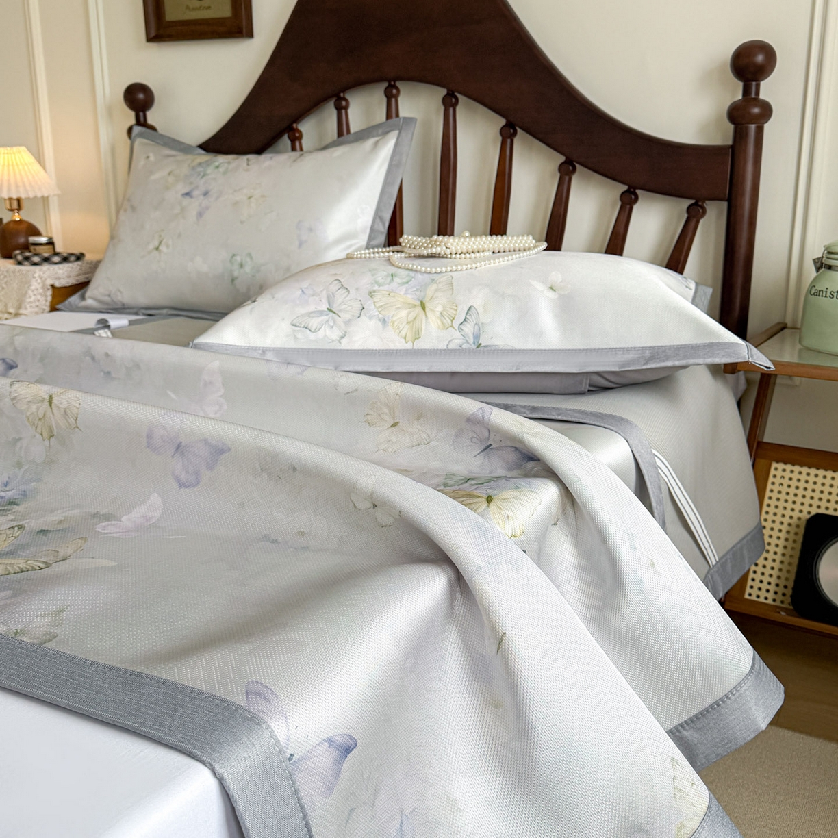 91家纺网 家纺一手货源 找家纺 倾慕家纺 2026新款A类数码印花冰泉丝凉席 蝴蝶之舞绿