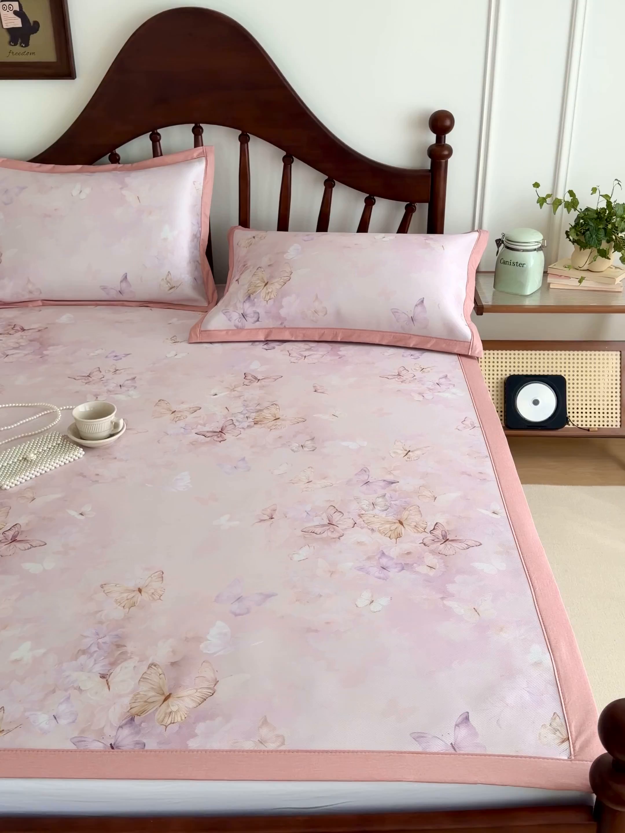 91家纺网 家纺一手货源 找家纺 倾慕家纺 2026新款A类数码印花冰泉丝凉席 蝴蝶之舞粉