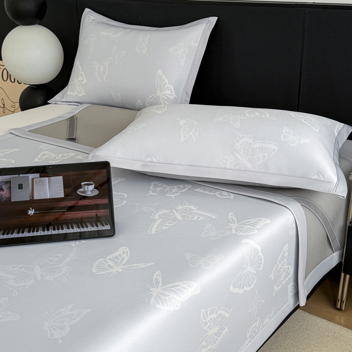 91家纺网 家纺一手货源 找家纺 倾慕家纺 2026新款PE50提花凉感冰丝凉席 简蝶蓝