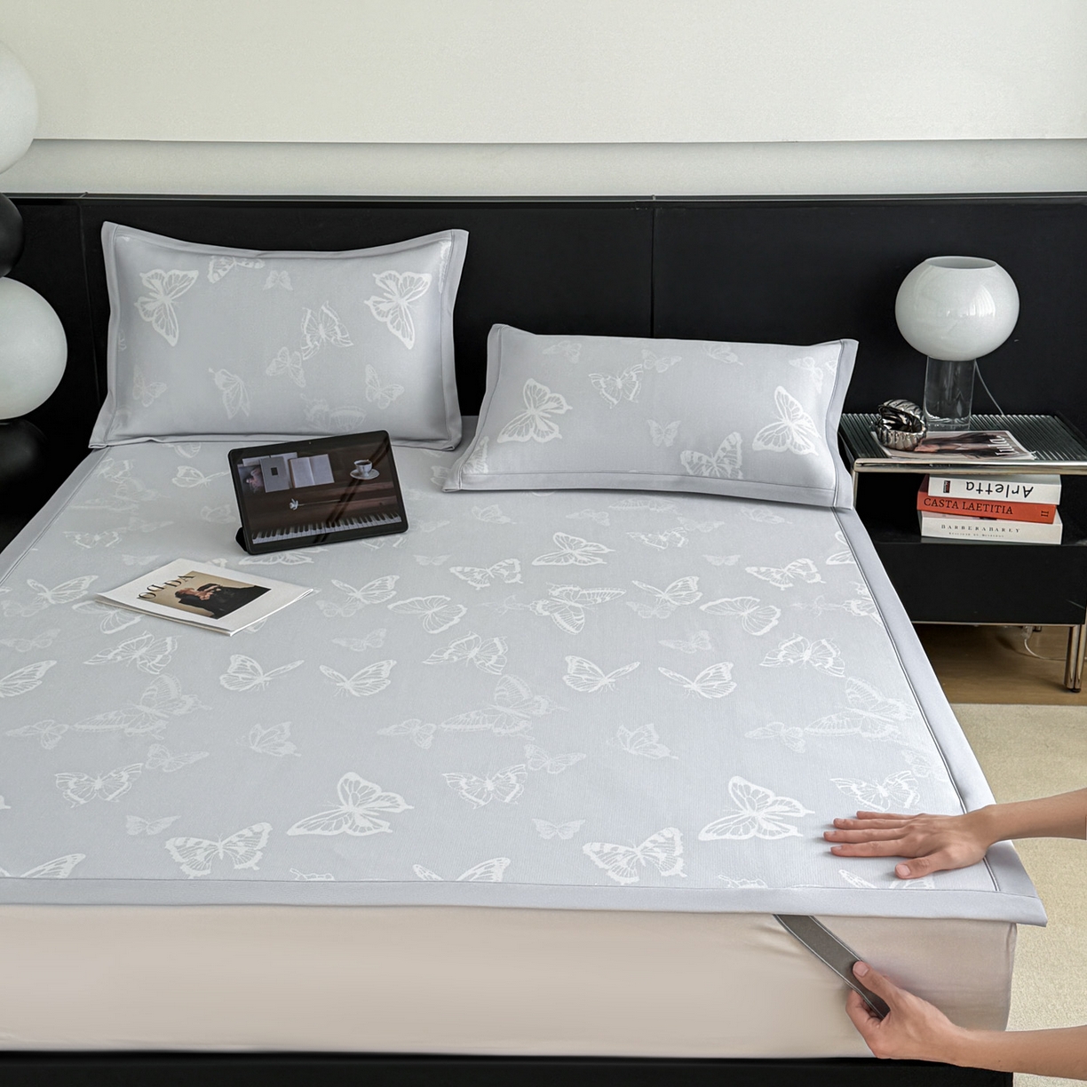 91家纺网 家纺一手货源 找家纺 倾慕家纺 2026新款PE50提花凉感冰丝凉席 简蝶蓝