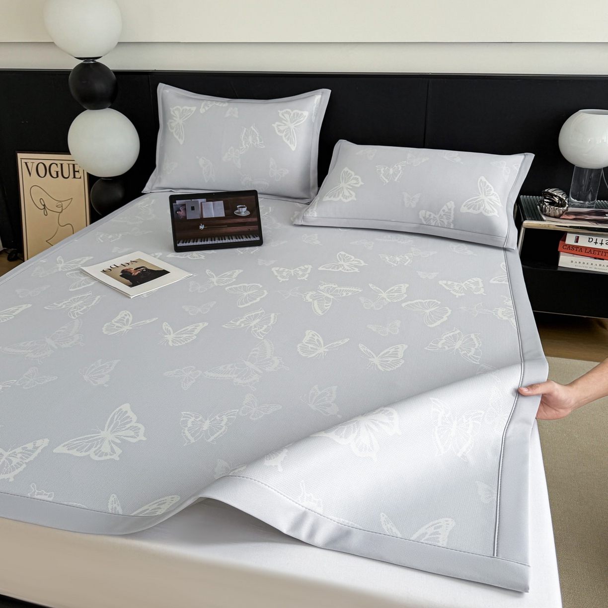 91家纺网 家纺一手货源 找家纺 倾慕家纺 2026新款PE50提花凉感冰丝凉席 简蝶蓝