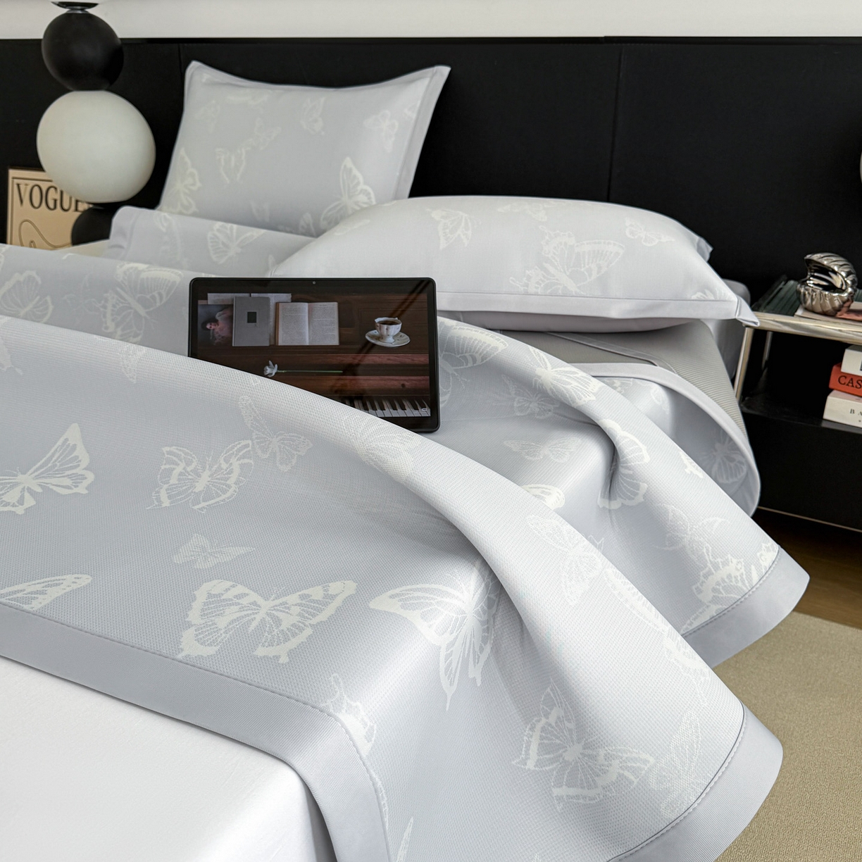 91家纺网 家纺一手货源 找家纺 倾慕家纺 2026新款PE50提花凉感冰丝凉席 简蝶蓝