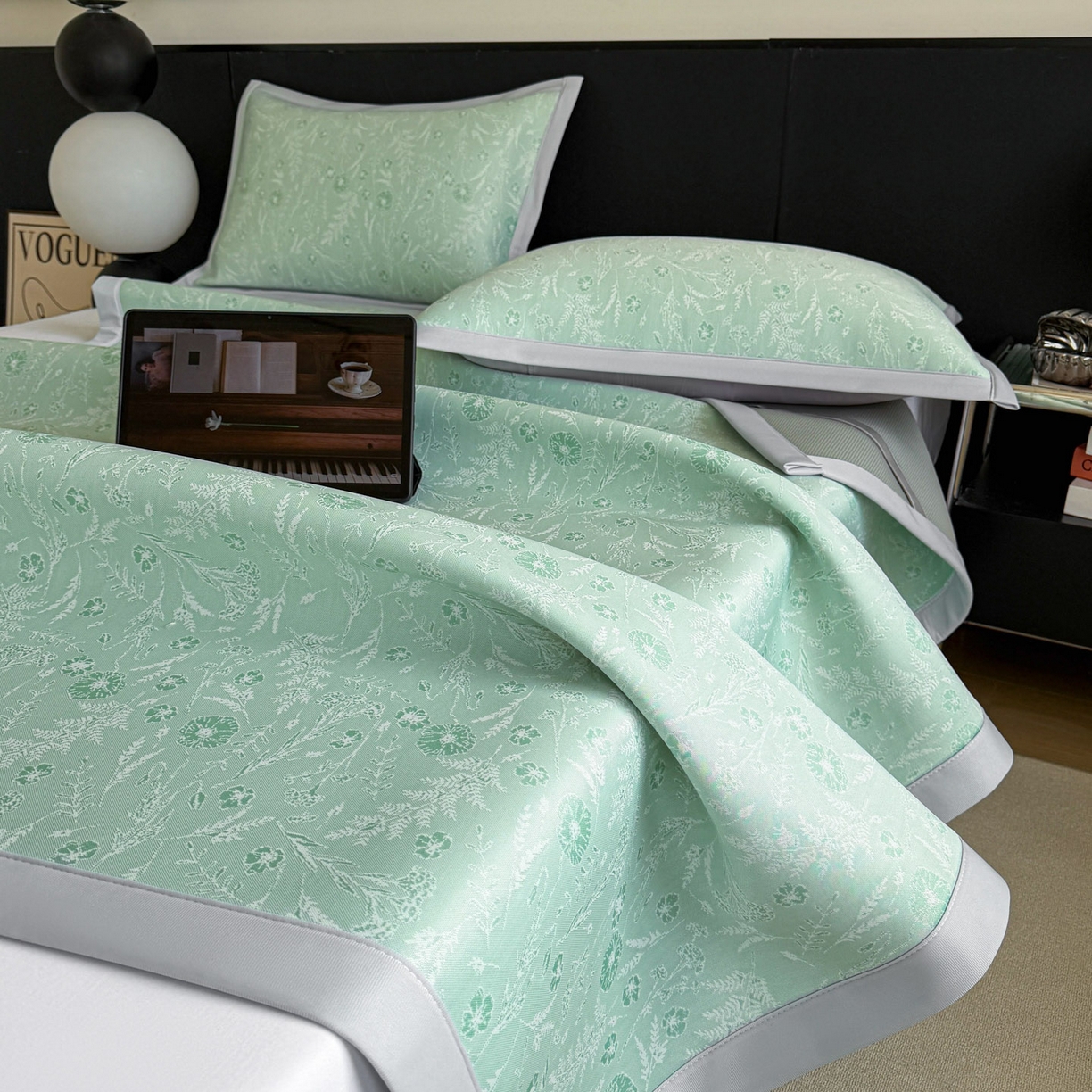 91家纺网 家纺一手货源 找家纺 倾慕家纺 2026新款PE50提花凉感冰丝凉席 花星点点绿