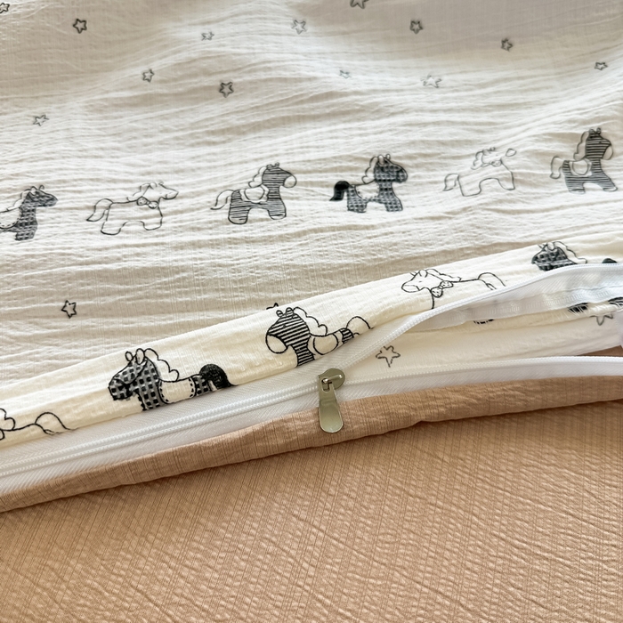 91家纺网 家纺一手货源 找家纺 侯先生家纺新款直播爆款云感双层纱皱皱纱四件套小清新水洗棉床笠 星眠小马