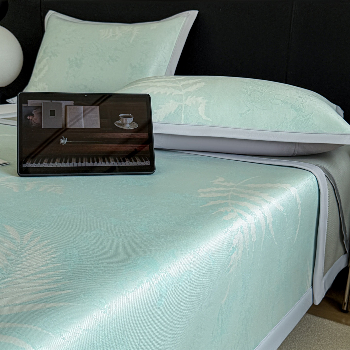 91家纺网 家纺一手货源 找家纺 倾慕家纺 2026新款PE50提花凉感冰丝凉席 叶繁绿