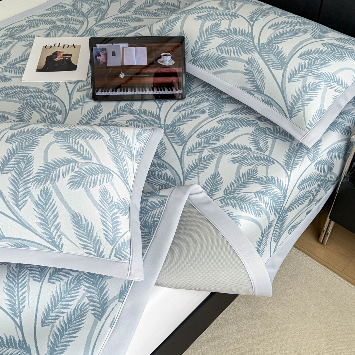 91家纺网 家纺一手货源 找家纺 倾慕家纺 2026新款PE50提花凉感冰丝凉席 针叶蓝