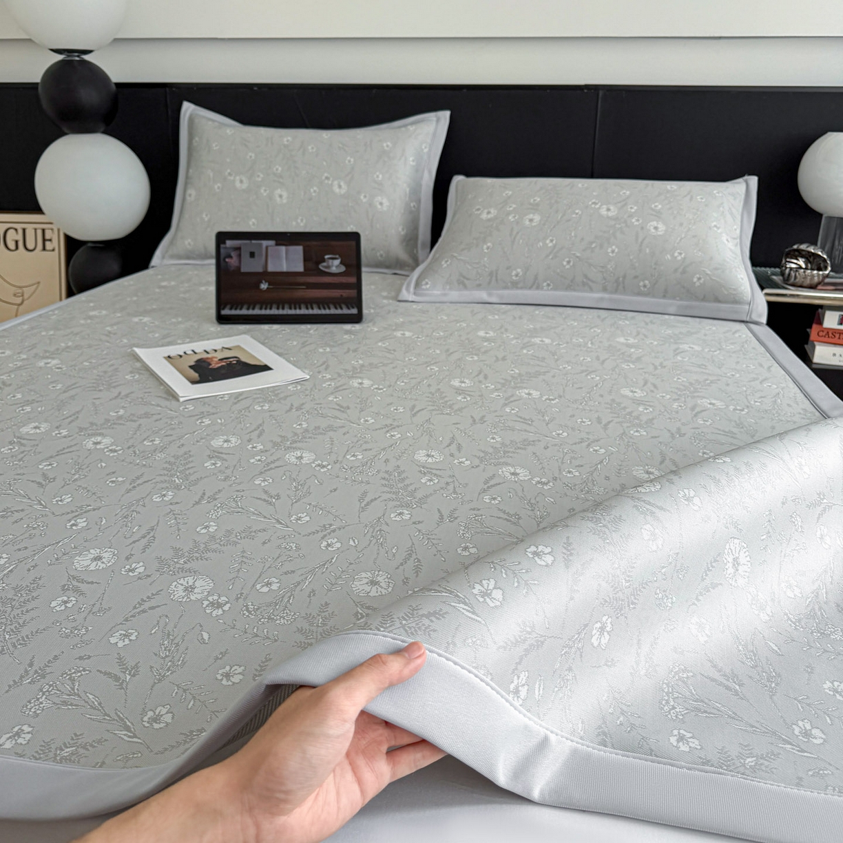 91家纺网 家纺一手货源 找家纺 倾慕家纺 2026新款PE50提花凉感冰丝凉席 花星点点灰