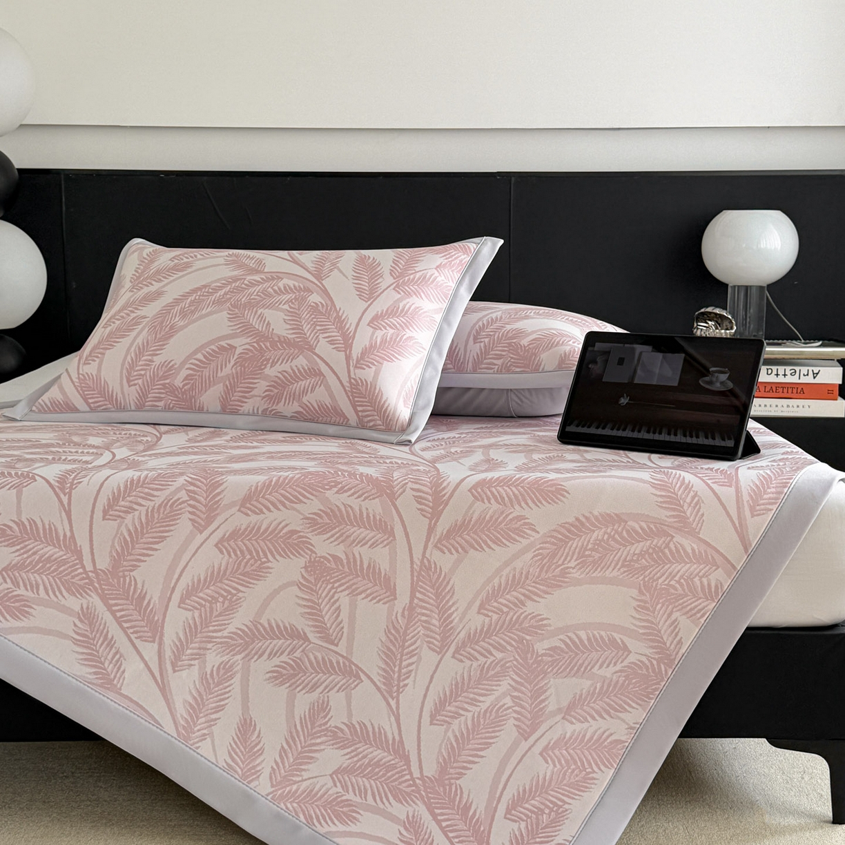 91家纺网 家纺一手货源 找家纺 倾慕家纺 2026新款PE50提花凉感冰丝凉席 针叶粉