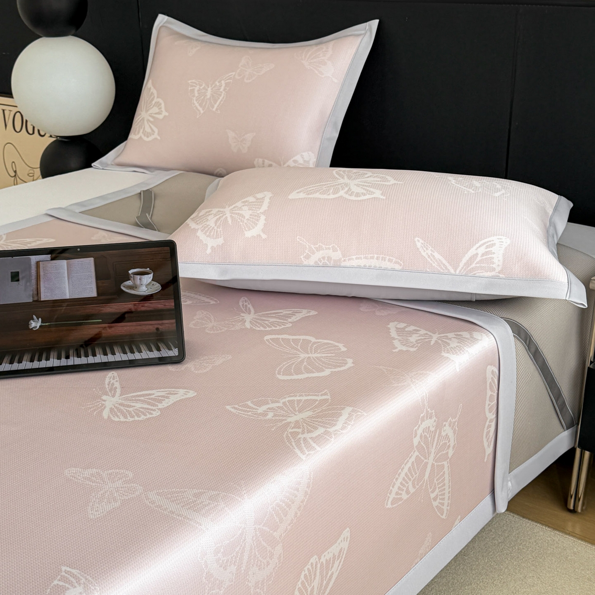 91家纺网 家纺一手货源 找家纺 倾慕家纺 2026新款PE50提花凉感冰丝凉席 简蝶粉