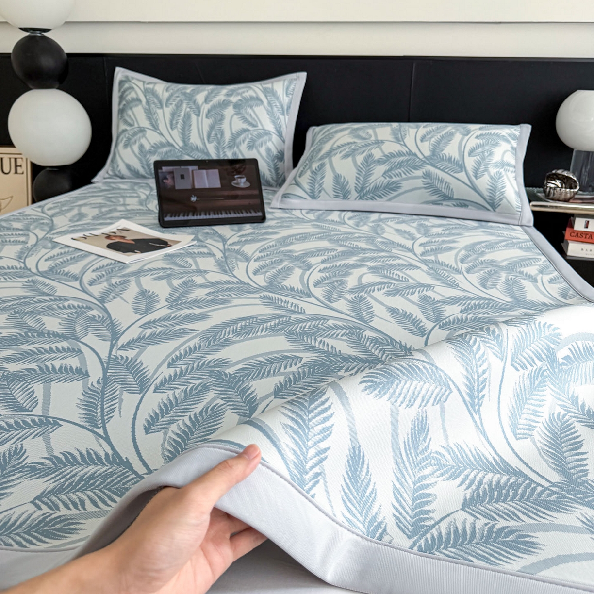 91家纺网 家纺一手货源 找家纺 倾慕家纺 2026新款PE50提花凉感冰丝凉席 针叶蓝