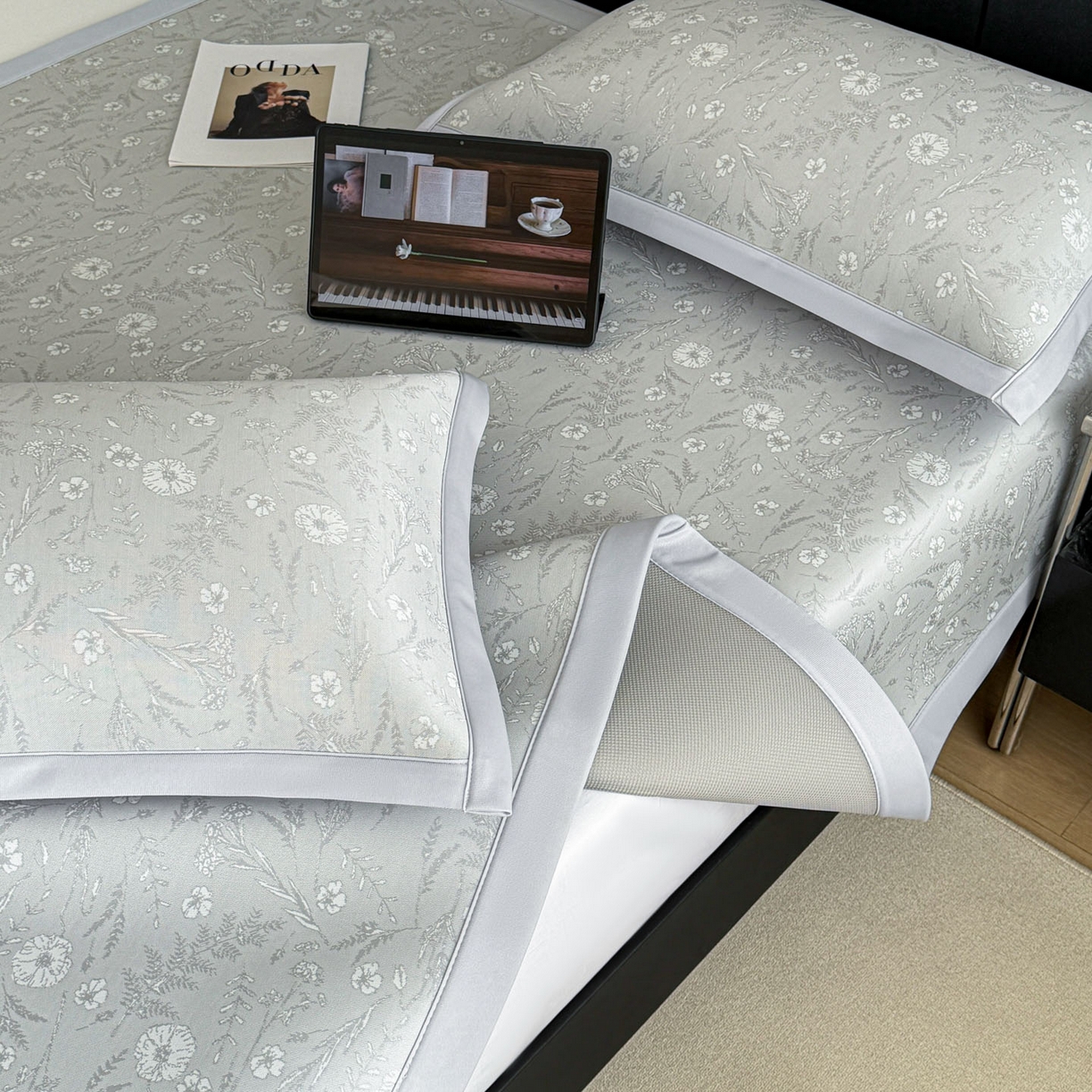 91家纺网 家纺一手货源 找家纺 倾慕家纺 2026新款PE50提花凉感冰丝凉席 花星点点灰