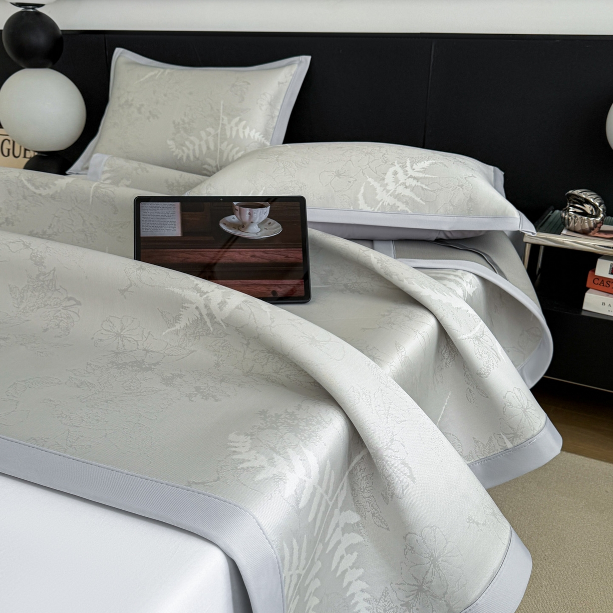 91家纺网 家纺一手货源 找家纺 倾慕家纺 2026新款PE50提花凉感冰丝凉席 叶繁灰