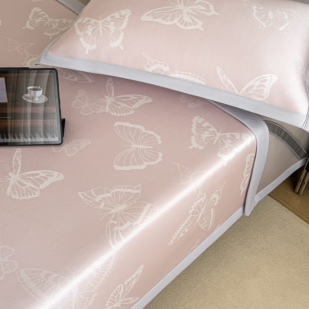 91家纺网 家纺一手货源 找家纺 倾慕家纺 2026新款PE50提花凉感冰丝凉席 简蝶粉