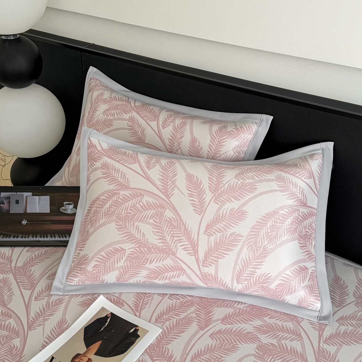 91家纺网 家纺一手货源 找家纺 倾慕家纺 2026新款PE50提花凉感冰丝凉席 针叶粉