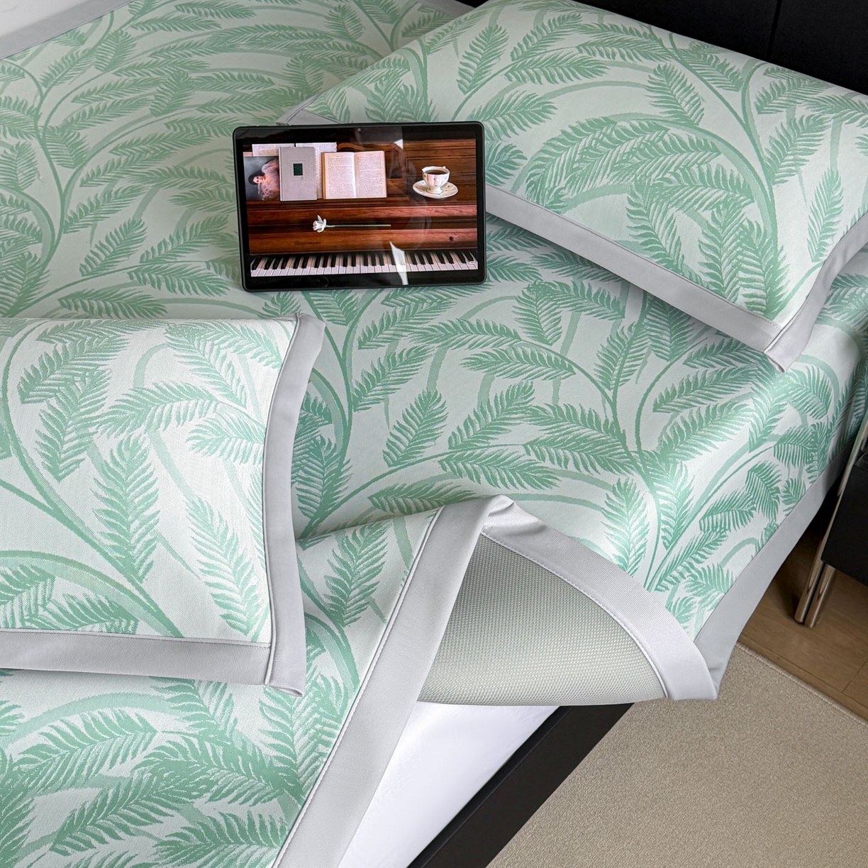 91家纺网 家纺一手货源 找家纺 倾慕家纺 2026新款PE50提花凉感冰丝凉席 针叶绿