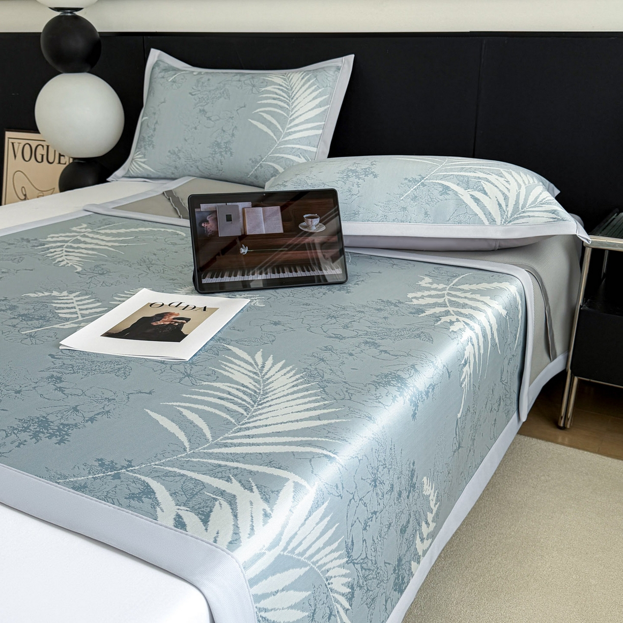 91家纺网 家纺一手货源 找家纺 倾慕家纺 2026新款PE50提花凉感冰丝凉席 叶繁蓝