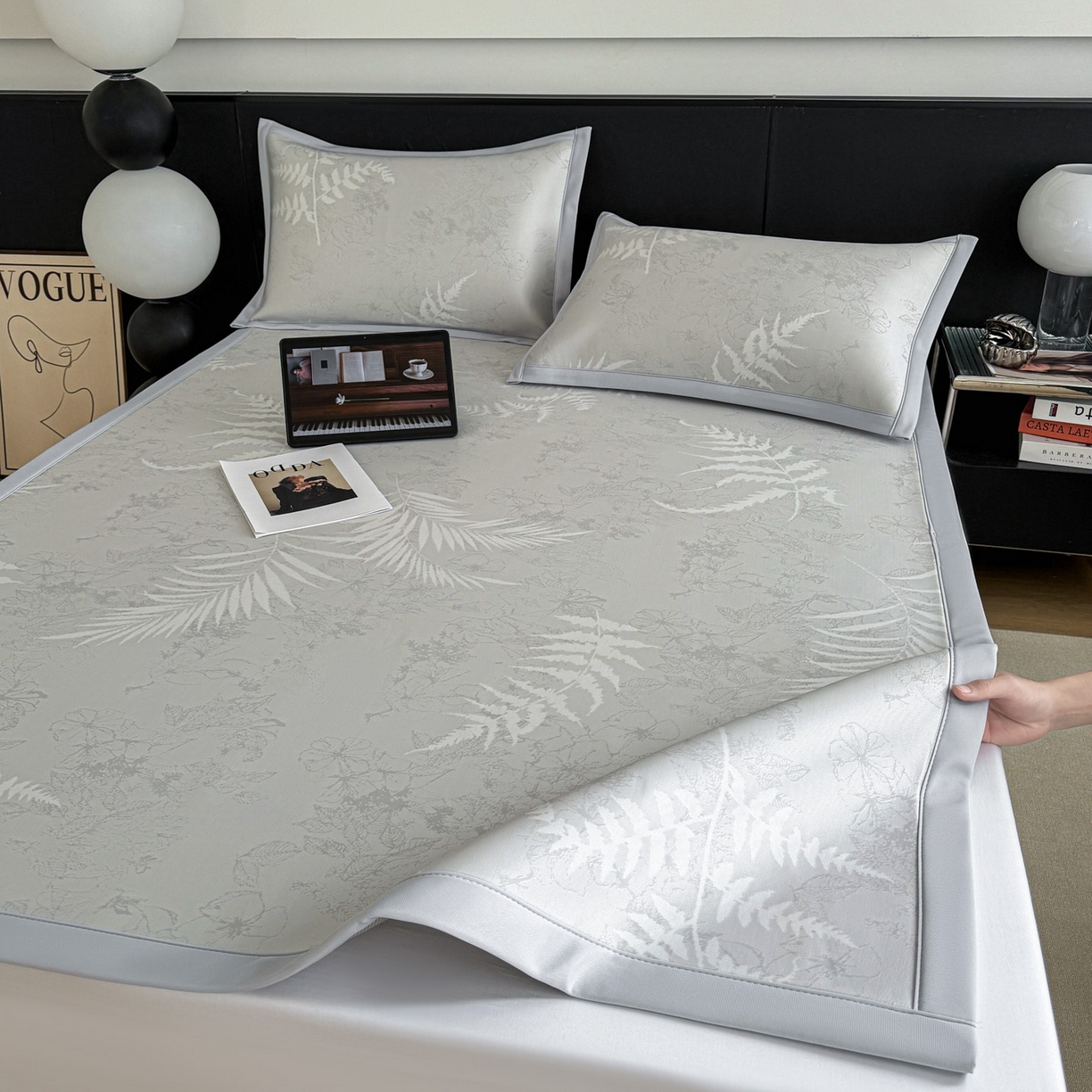 91家纺网 家纺一手货源 找家纺 倾慕家纺 2026新款PE50提花凉感冰丝凉席 叶繁灰