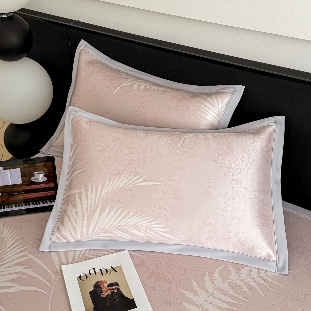 91家纺网 家纺一手货源 找家纺 倾慕家纺 2026新款PE50提花凉感冰丝凉席 叶繁粉