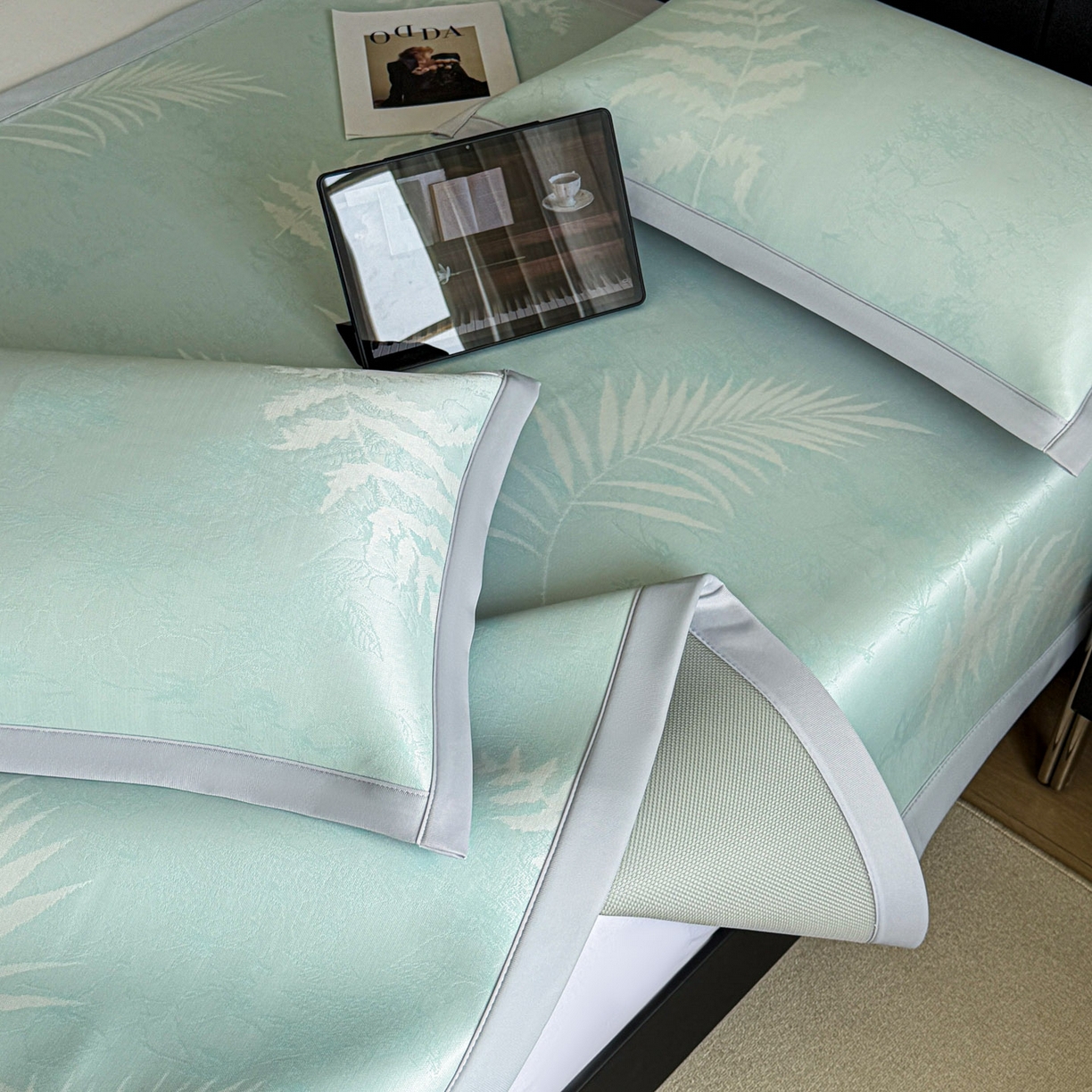 91家纺网 家纺一手货源 找家纺 倾慕家纺 2026新款PE50提花凉感冰丝凉席 叶繁绿