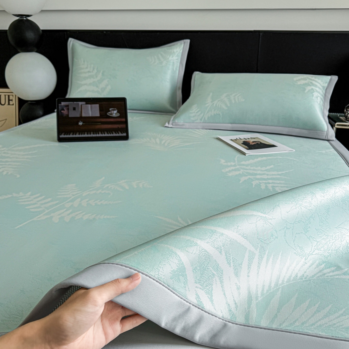 91家纺网 家纺一手货源 找家纺 倾慕家纺 2026新款PE50提花凉感冰丝凉席 叶繁绿