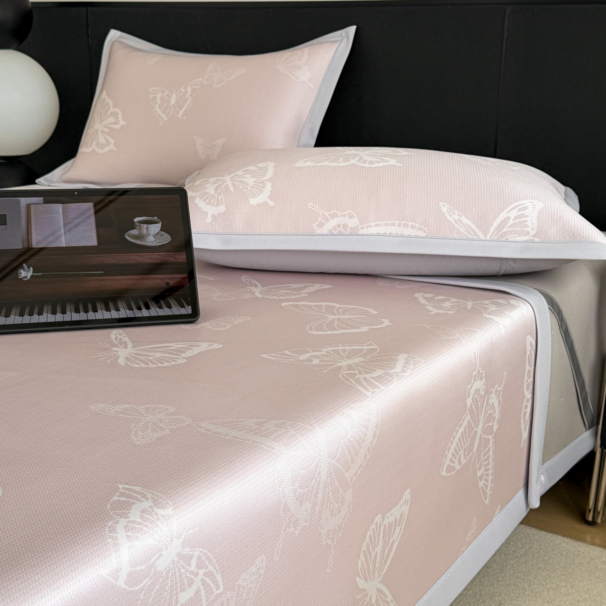 91家纺网 家纺一手货源 找家纺 倾慕家纺 2026新款PE50提花凉感冰丝凉席 简蝶粉