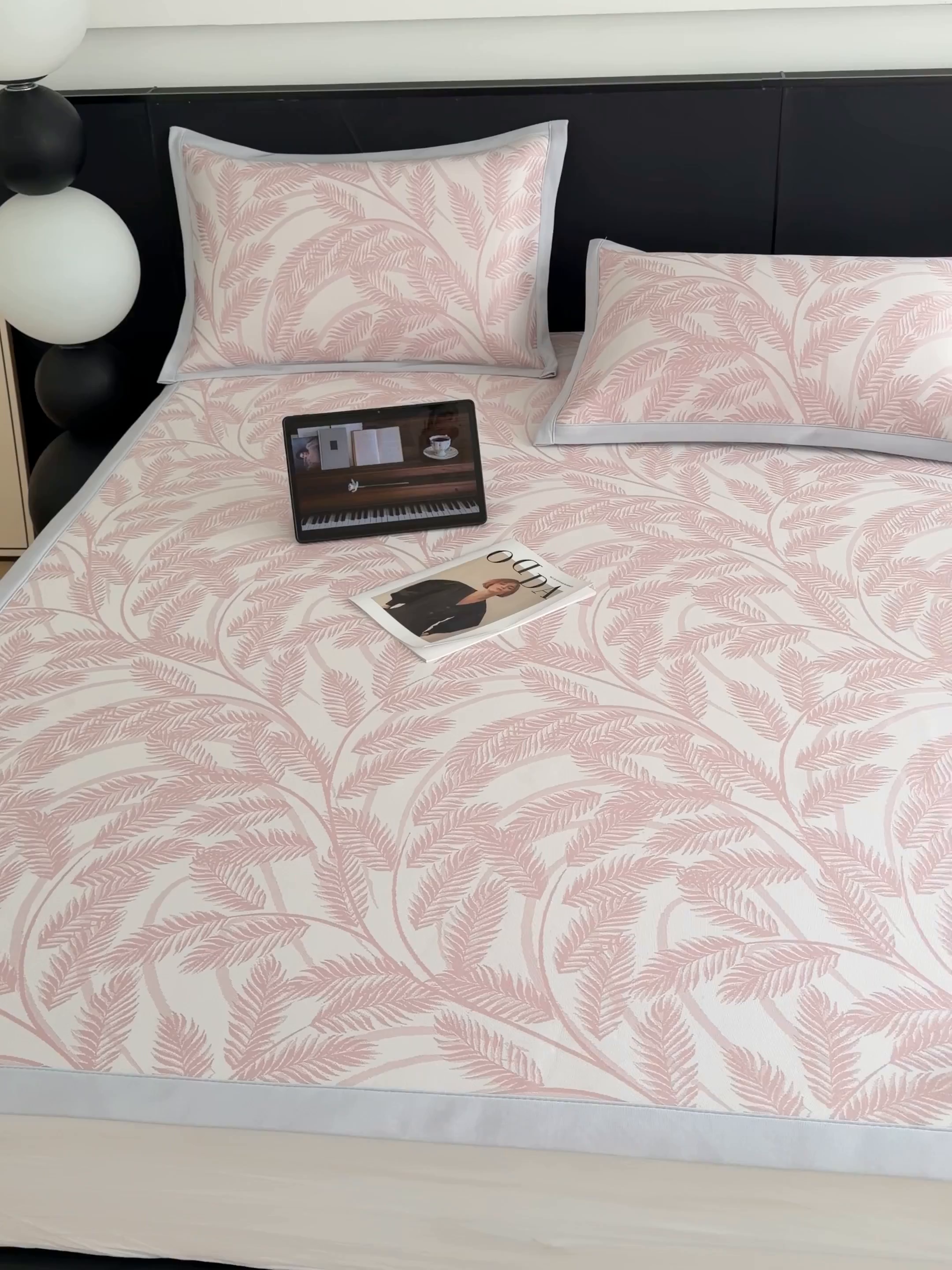 91家纺网 家纺一手货源 找家纺 倾慕家纺 2026新款PE50提花凉感冰丝凉席 针叶粉