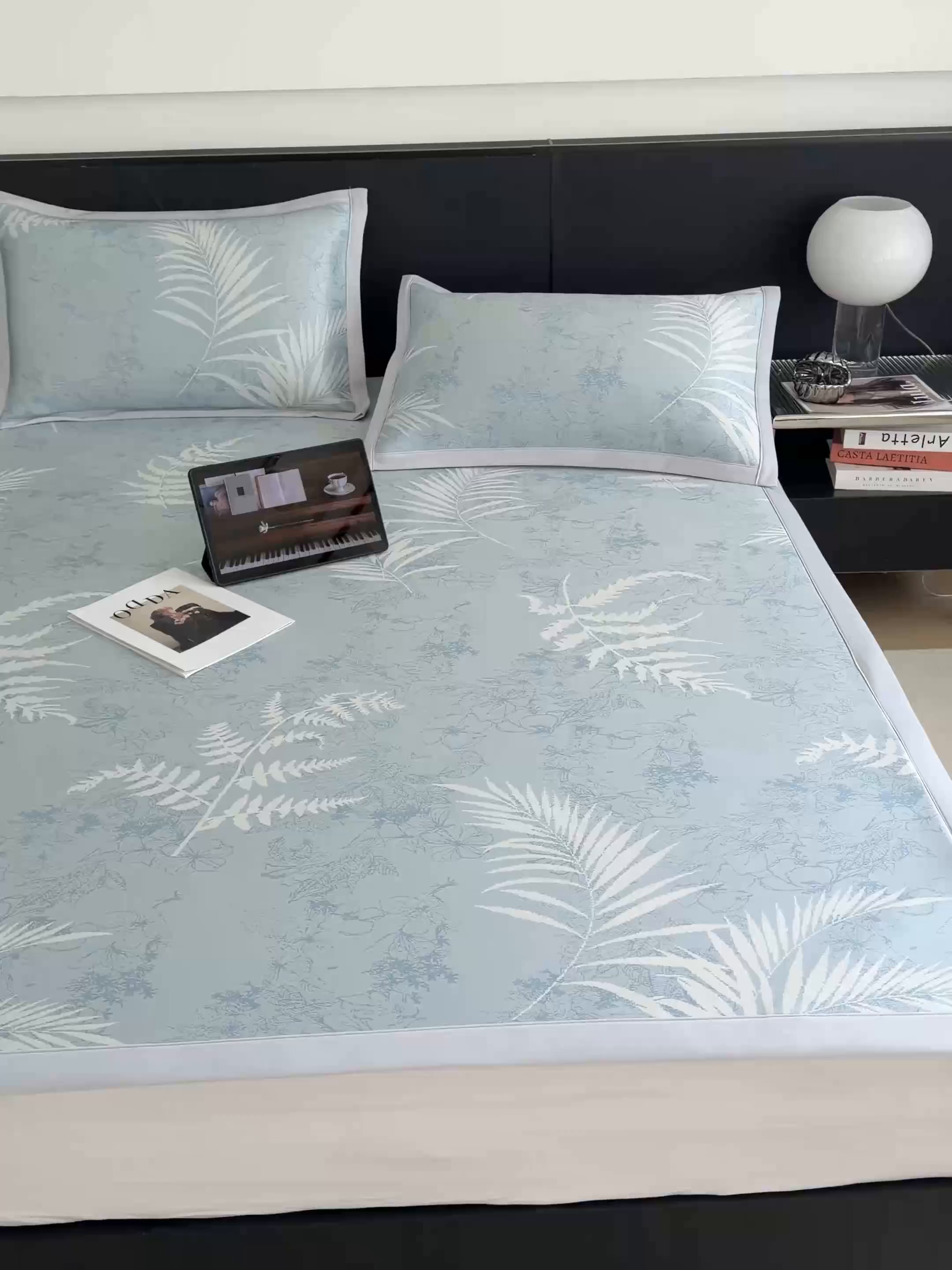 91家纺网 家纺一手货源 找家纺 倾慕家纺 2026新款PE50提花凉感冰丝凉席 叶繁蓝