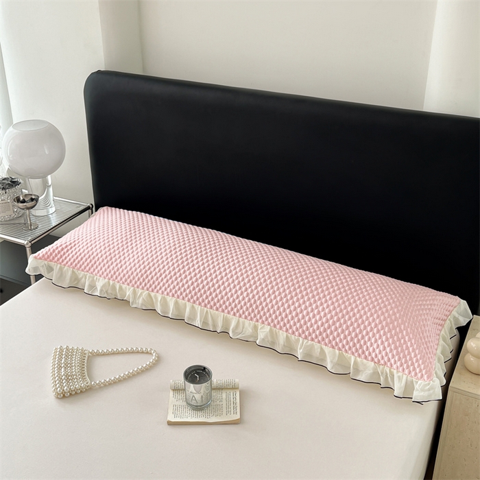 91家纺网 家纺一手货源 找家纺 圣比熊 2026新款A类凉感冰豆豆凉席花边冰丝枕套情侣双人1.8m枕头套加长枕芯套 凉豆豆-仙气粉