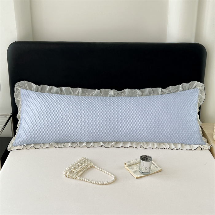 91家纺网 家纺一手货源 找家纺 圣比熊 2026新款A类凉感冰豆豆凉席花边冰丝枕套情侣双人1.8m枕头套加长枕芯套 凉豆豆-宝石蓝