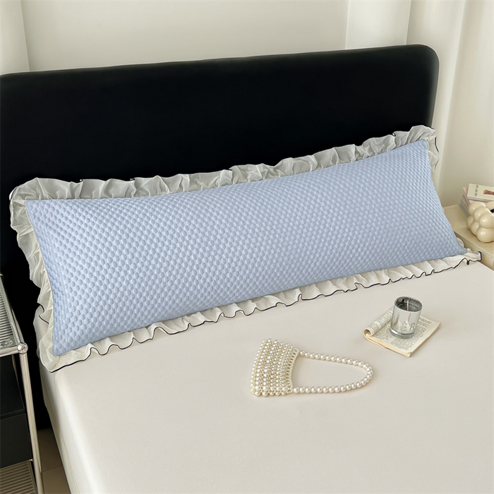 91家纺网 家纺一手货源 找家纺 圣比熊 2026新款A类凉感冰豆豆凉席花边冰丝枕套情侣双人1.8m枕头套加长枕芯套 凉豆豆-宝石蓝