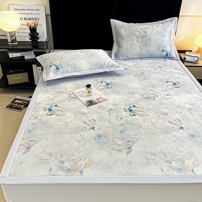 91家纺网 家纺一手货源 找家纺 倾慕家纺 2026新款A类数码印花冰泉丝凉席 玉兰雅韵蓝