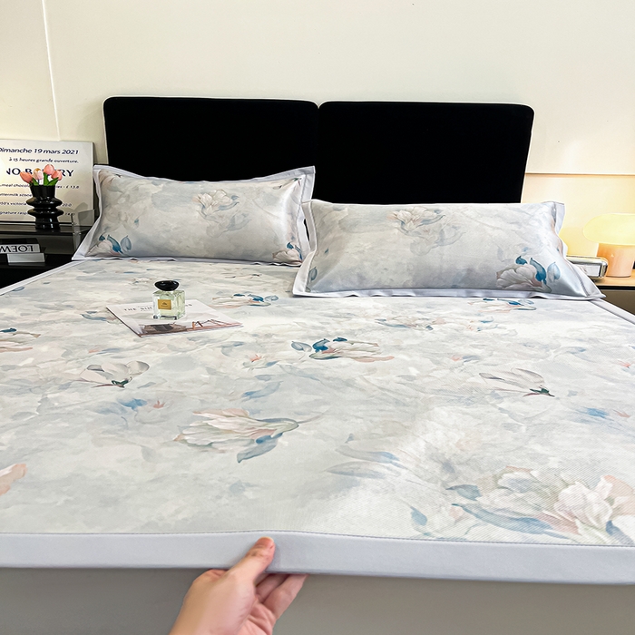 91家纺网 家纺一手货源 找家纺 倾慕家纺 2026新款A类数码印花冰泉丝凉席 玉兰雅韵蓝