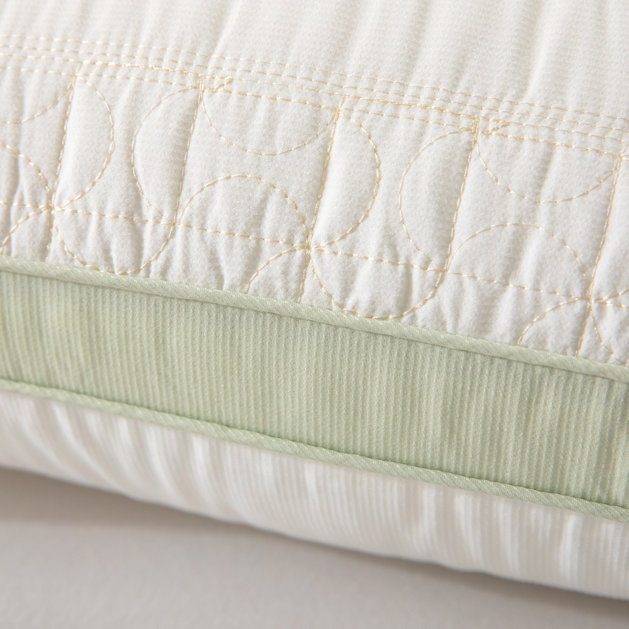 91家纺网 家纺一手货源 找家纺 九州枕芯 2026新款春茶小锦羽丝棉枕枕头枕芯 白色