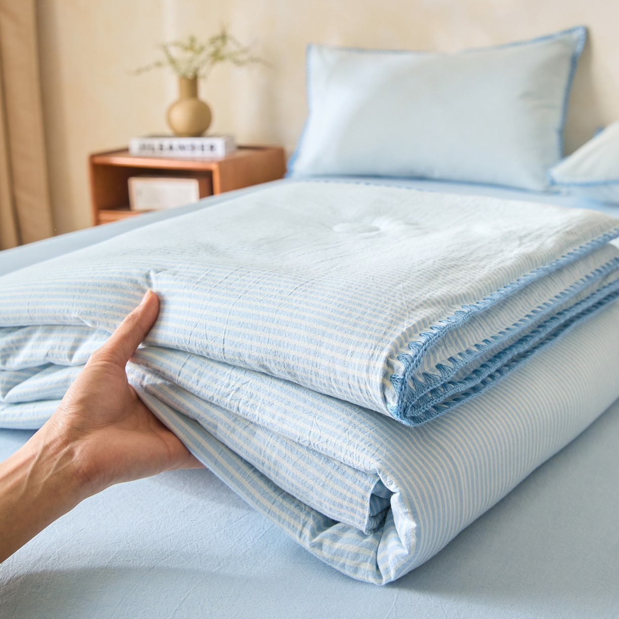 91家纺网 家纺一手货源 找家纺 如一 2026新款全棉色织水洗棉条纹三角针夏被四件套 海岸蓝