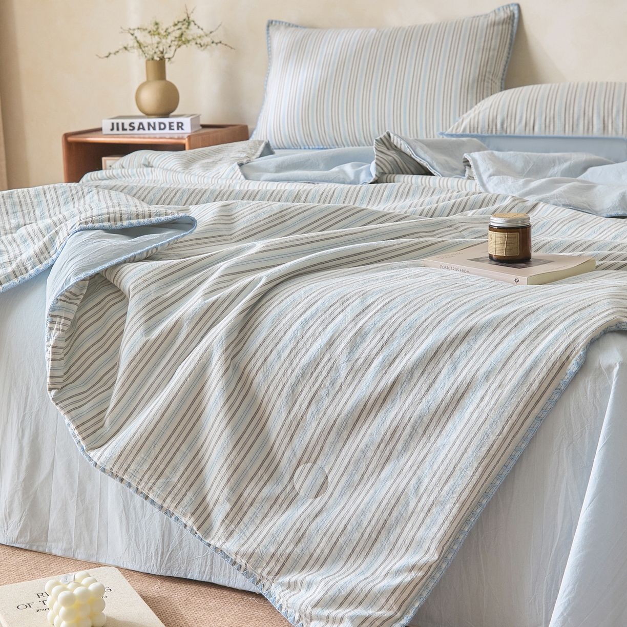 91家纺网 家纺一手货源 找家纺 如一 2026新款全棉色织水洗棉条纹三角针夏被四件套 乐谱蓝