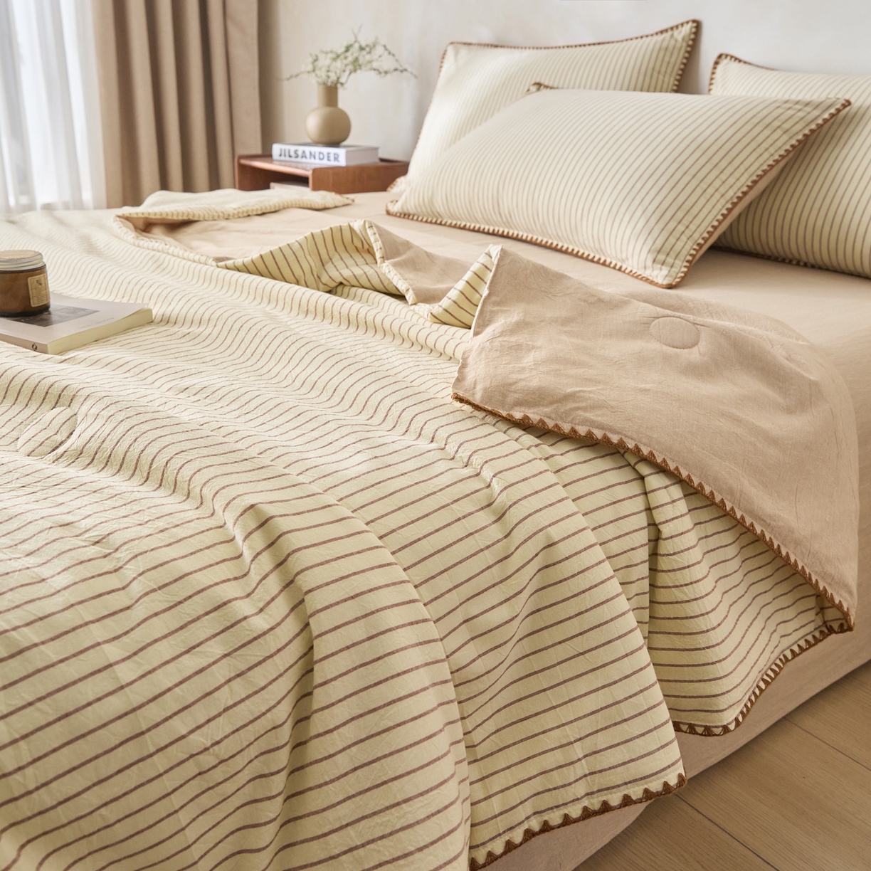 91家纺网 家纺一手货源 找家纺 如一 2026新款全棉色织水洗棉条纹三角针夏被四件套 晴空黄