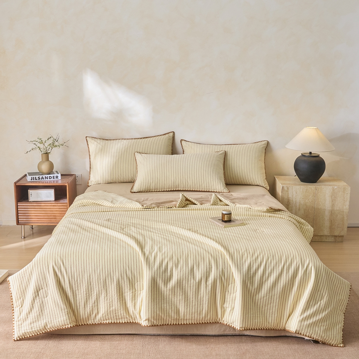 91家纺网 家纺一手货源 找家纺 如一 2026新款全棉色织水洗棉条纹三角针夏被四件套 晴空黄