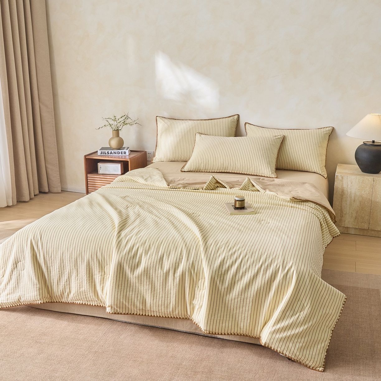 91家纺网 家纺一手货源 找家纺 如一 2026新款全棉色织水洗棉条纹三角针夏被四件套 晴空黄