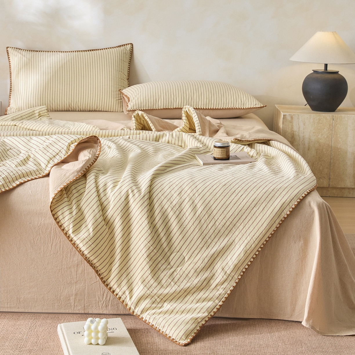 91家纺网 家纺一手货源 找家纺 如一 2026新款全棉色织水洗棉条纹三角针夏被四件套 晴空黄