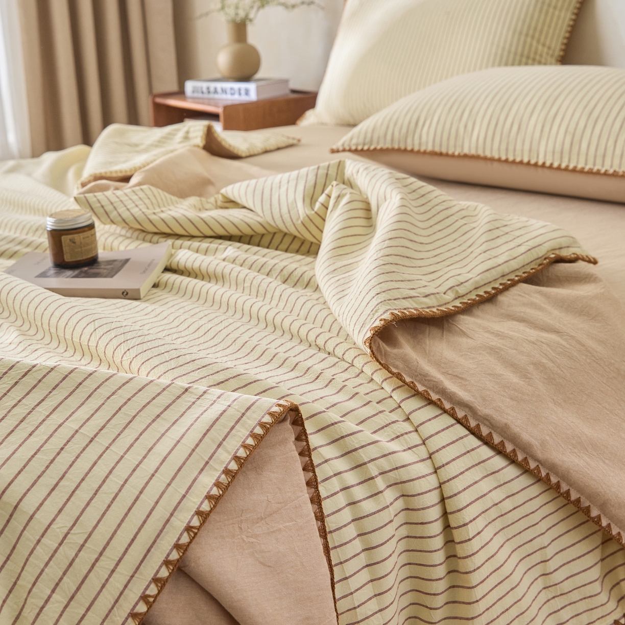 91家纺网 家纺一手货源 找家纺 如一 2026新款全棉色织水洗棉条纹三角针夏被四件套 晴空黄